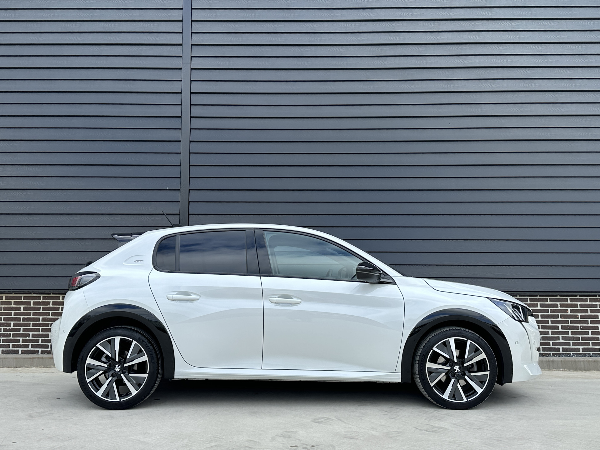 Peugeot 208 1.2 PureTech 130 pk GT Automaat