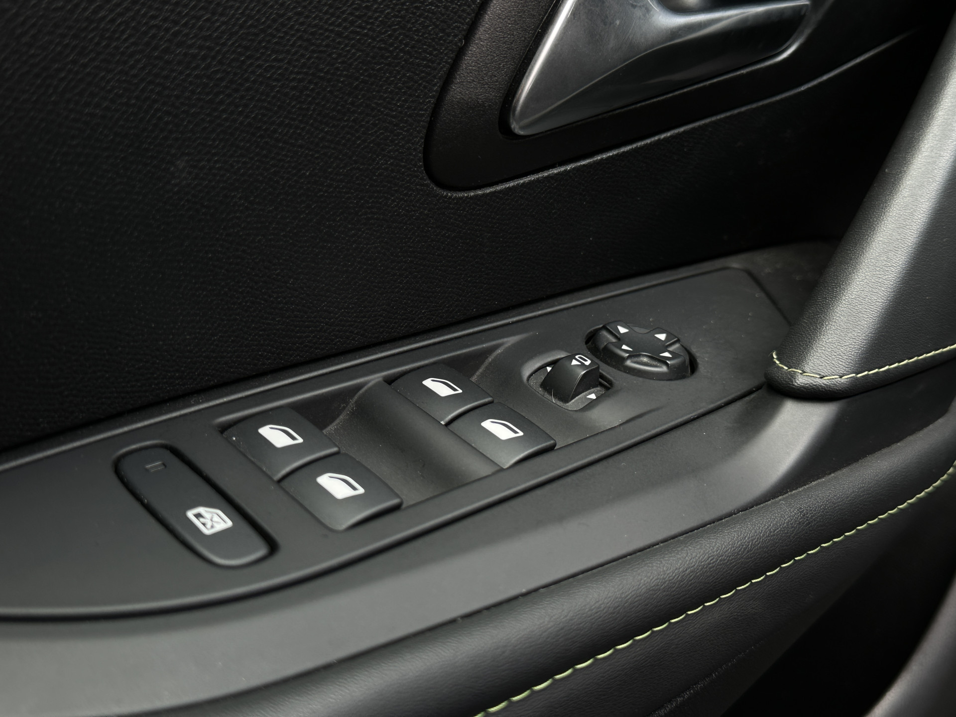 Peugeot 208 1.2 PureTech 130 pk GT Automaat