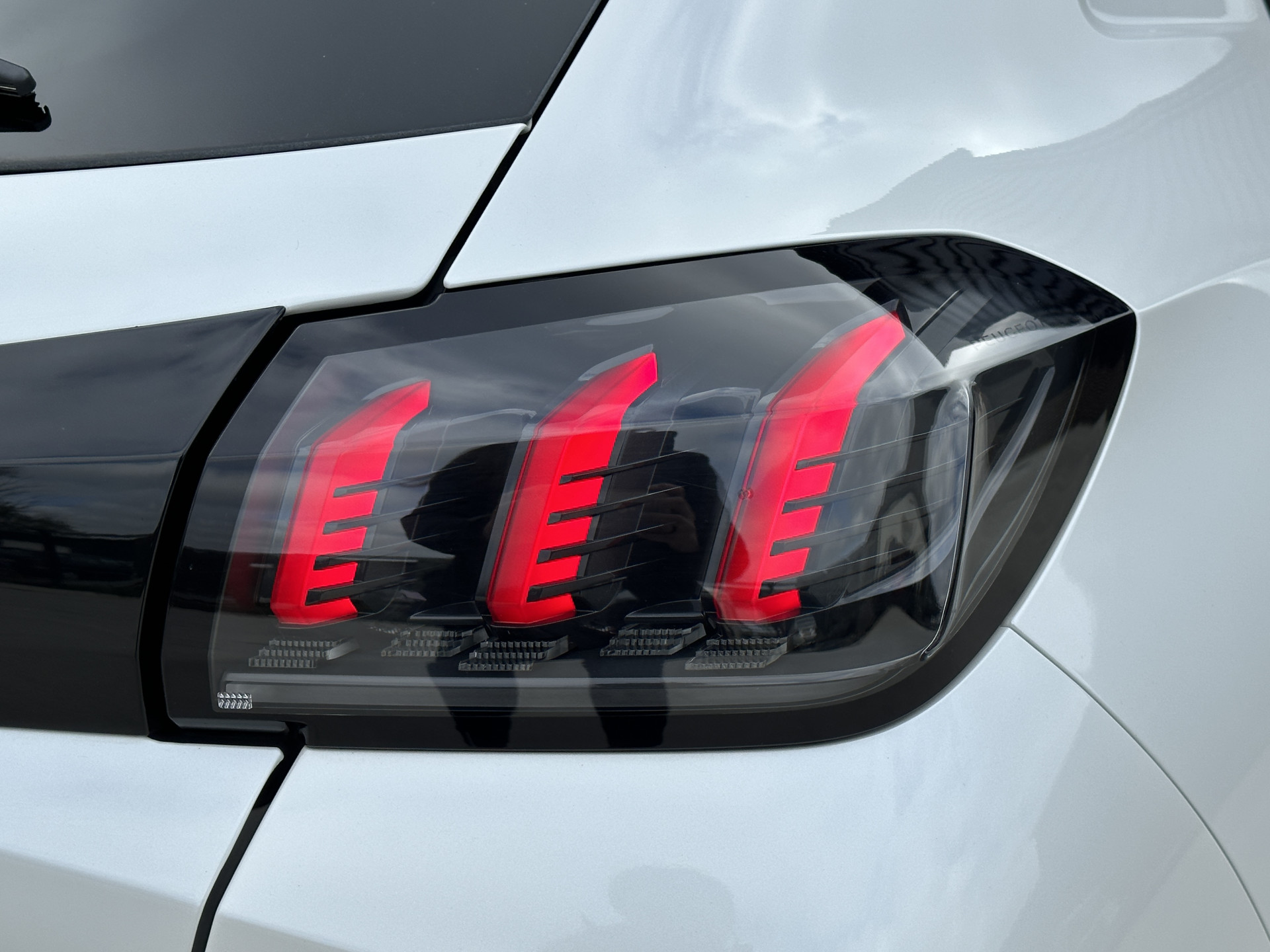 Peugeot 208 1.2 PureTech 130 pk GT Automaat