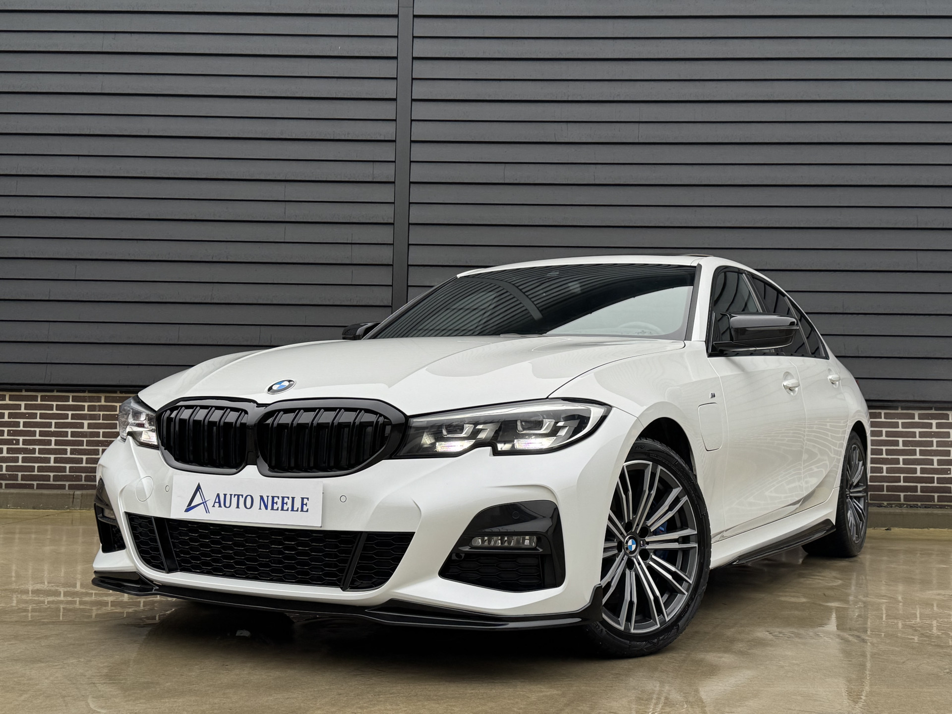 BMW 3-serie 330e M Sport 292 pk High Executive