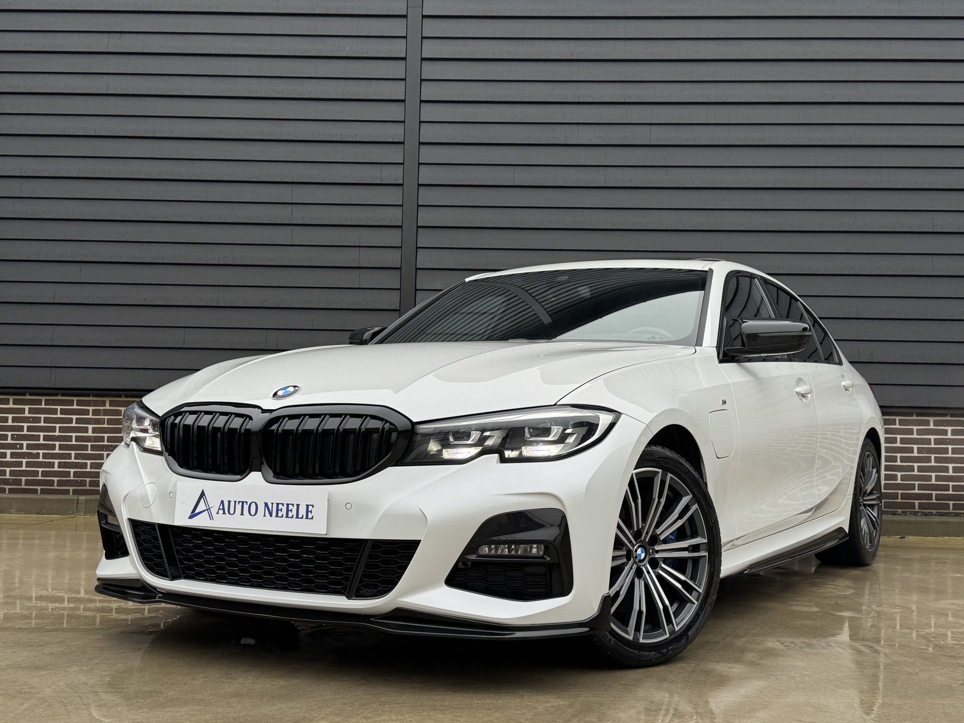 BMW 3-serie 330e M Sport 292 pk High Executive