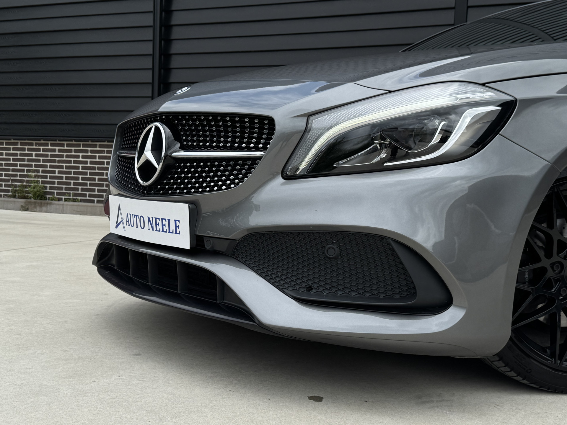 Mercedes-Benz A-Klasse 180 AMG Night Edition Plus