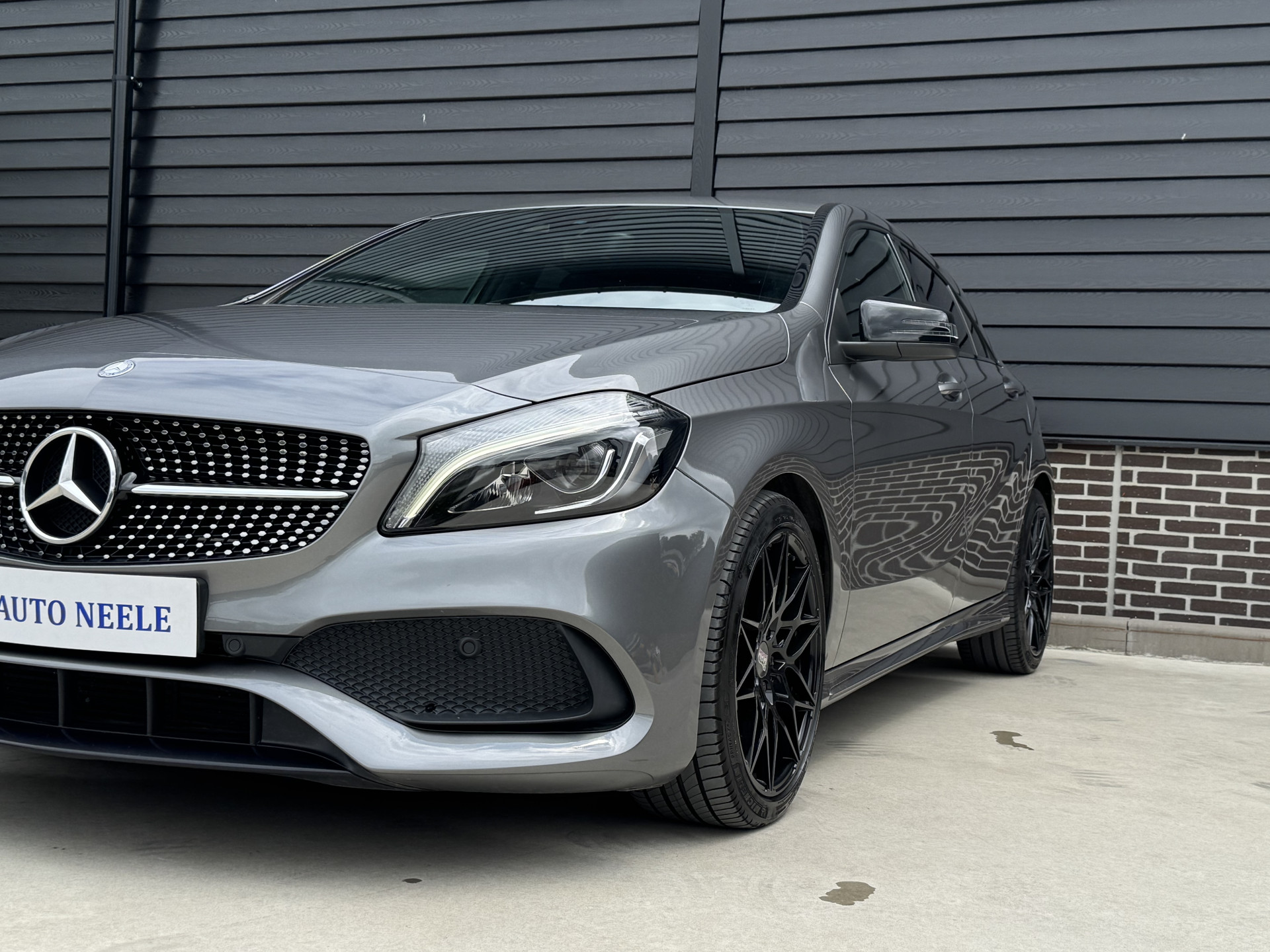 Mercedes-Benz A-Klasse 180 AMG Night Edition Plus