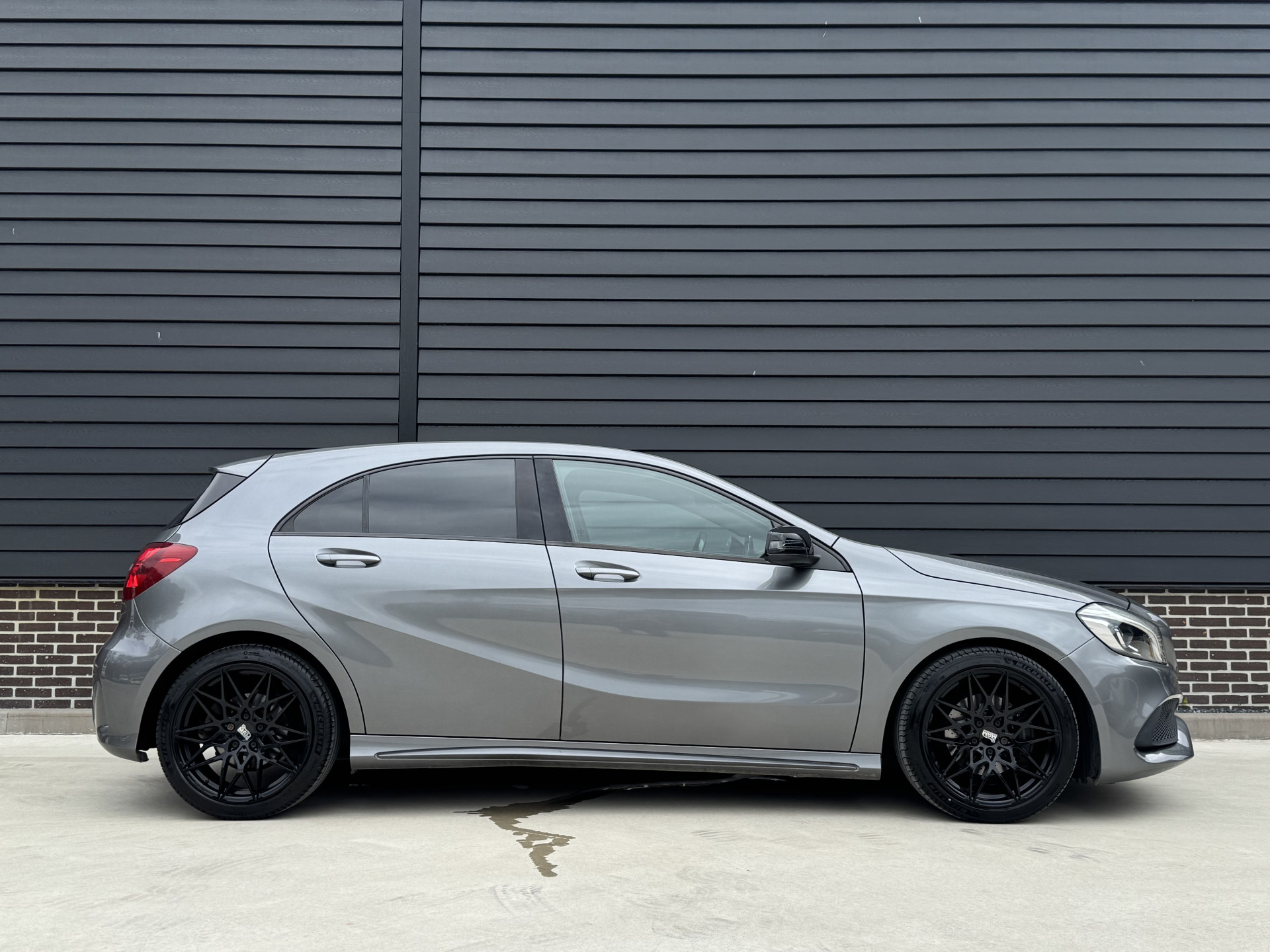 Mercedes-Benz A-Klasse 180 AMG Night Edition Plus
