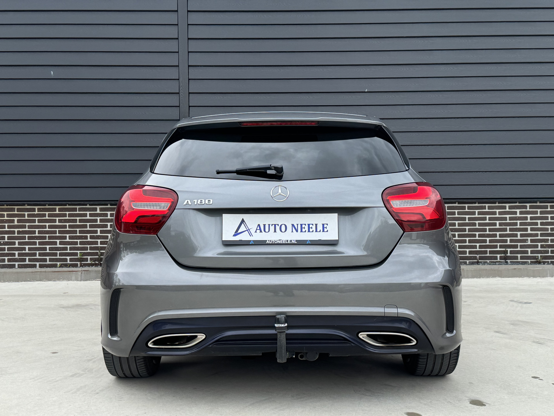 Mercedes-Benz A-Klasse 180 AMG Night Edition Plus