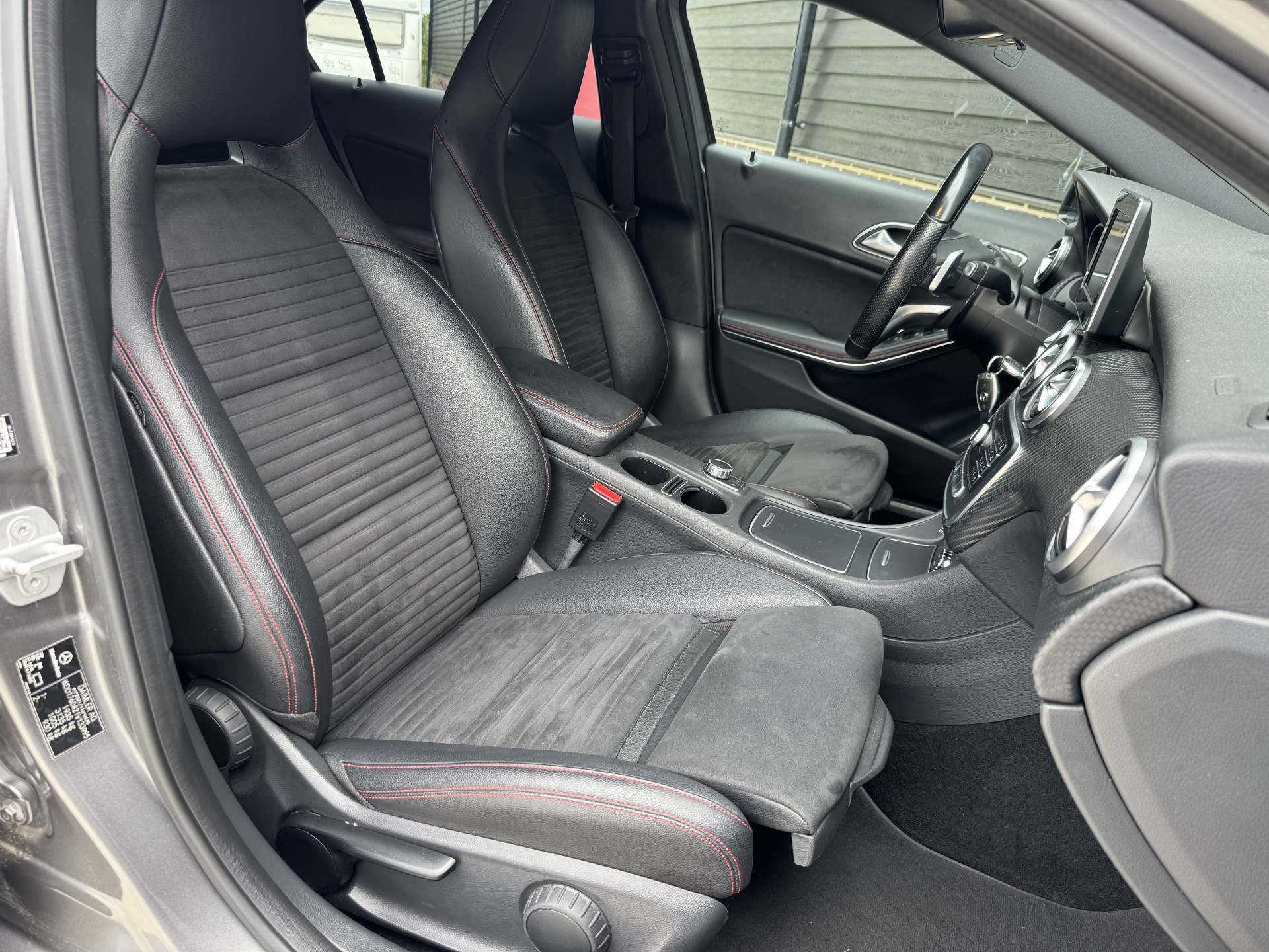 Mercedes-Benz A-Klasse 180 AMG Night Edition Plus