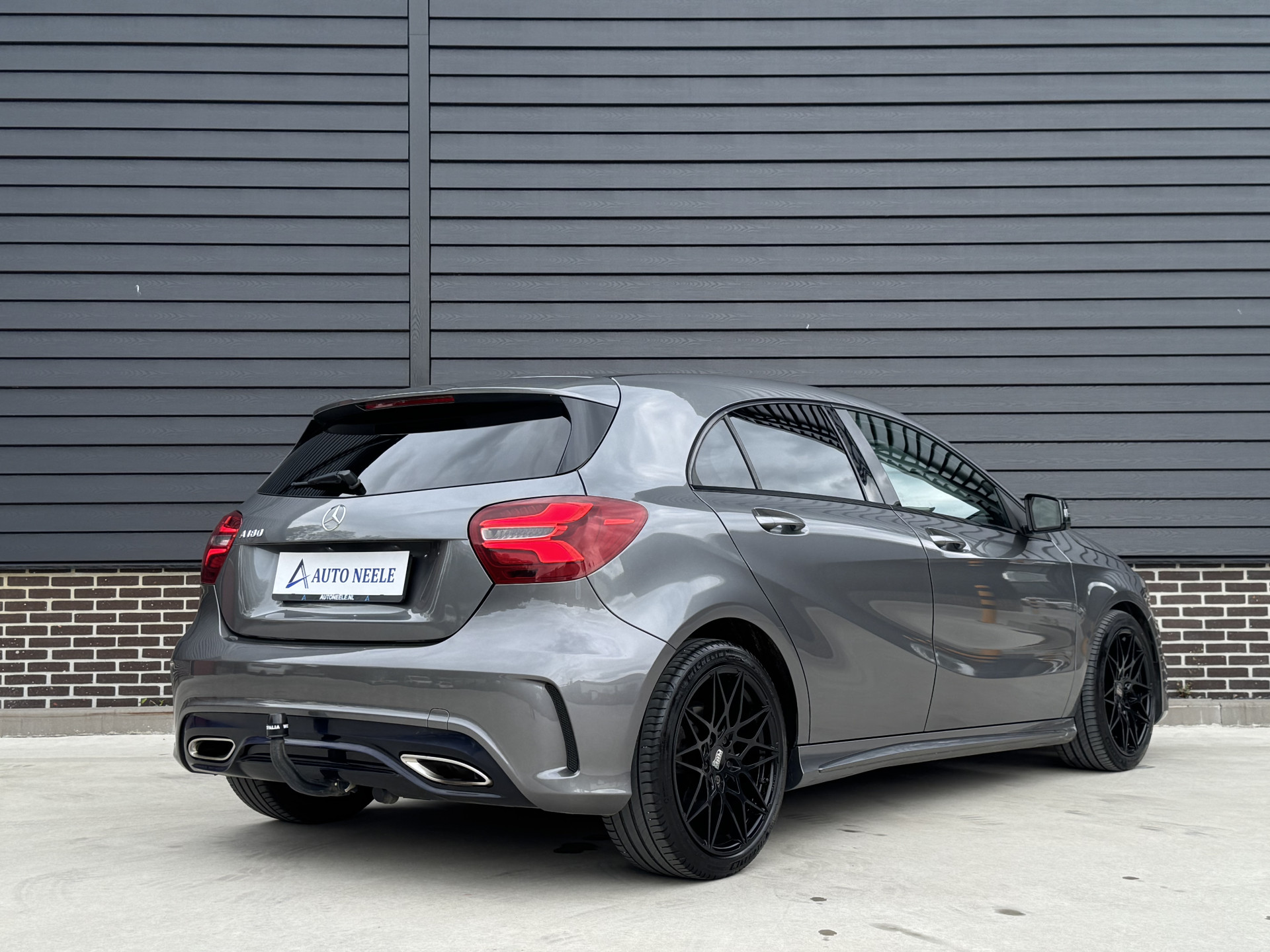 Mercedes-Benz A-Klasse 180 AMG Night Edition Plus