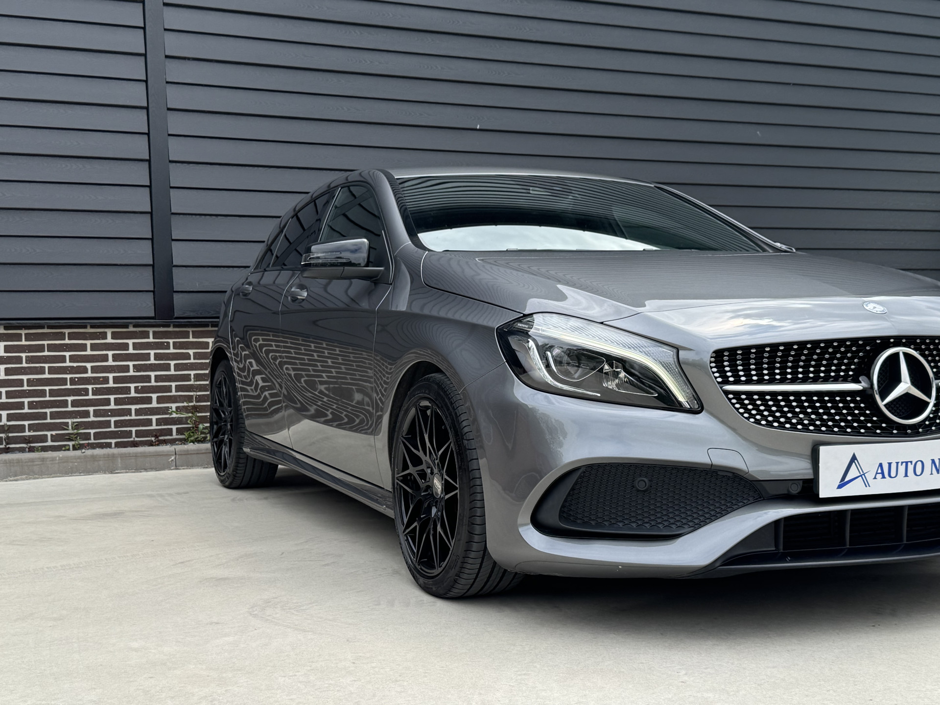 Mercedes-Benz A-Klasse 180 AMG Night Edition Plus
